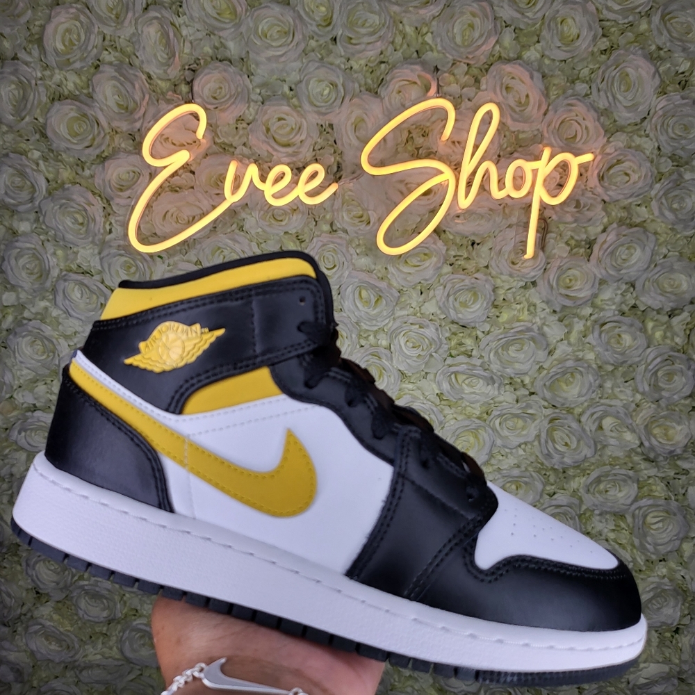 Jordan Retro 1 - Yellow Black White 🌼🌼🌼